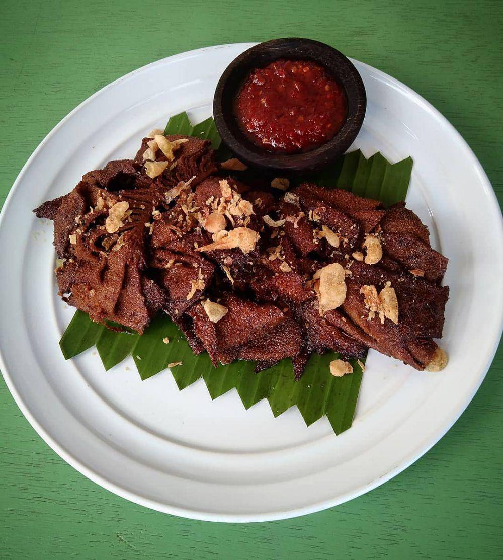 Babat goreng (instagram.com/warungbaksojendela)
