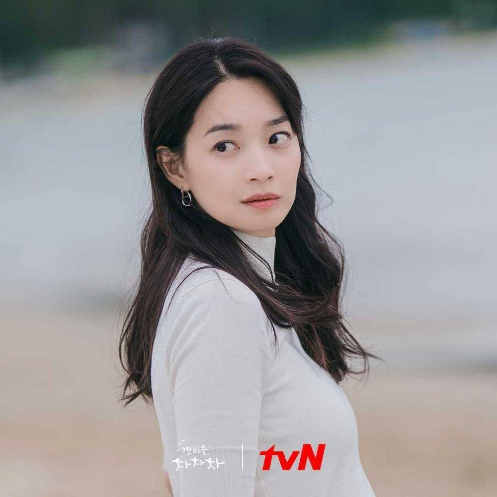 potret peran Shin Min Ah di drama Korea Hometown Cha-Cha-Cha. (instagram.com/tvndrama.official)