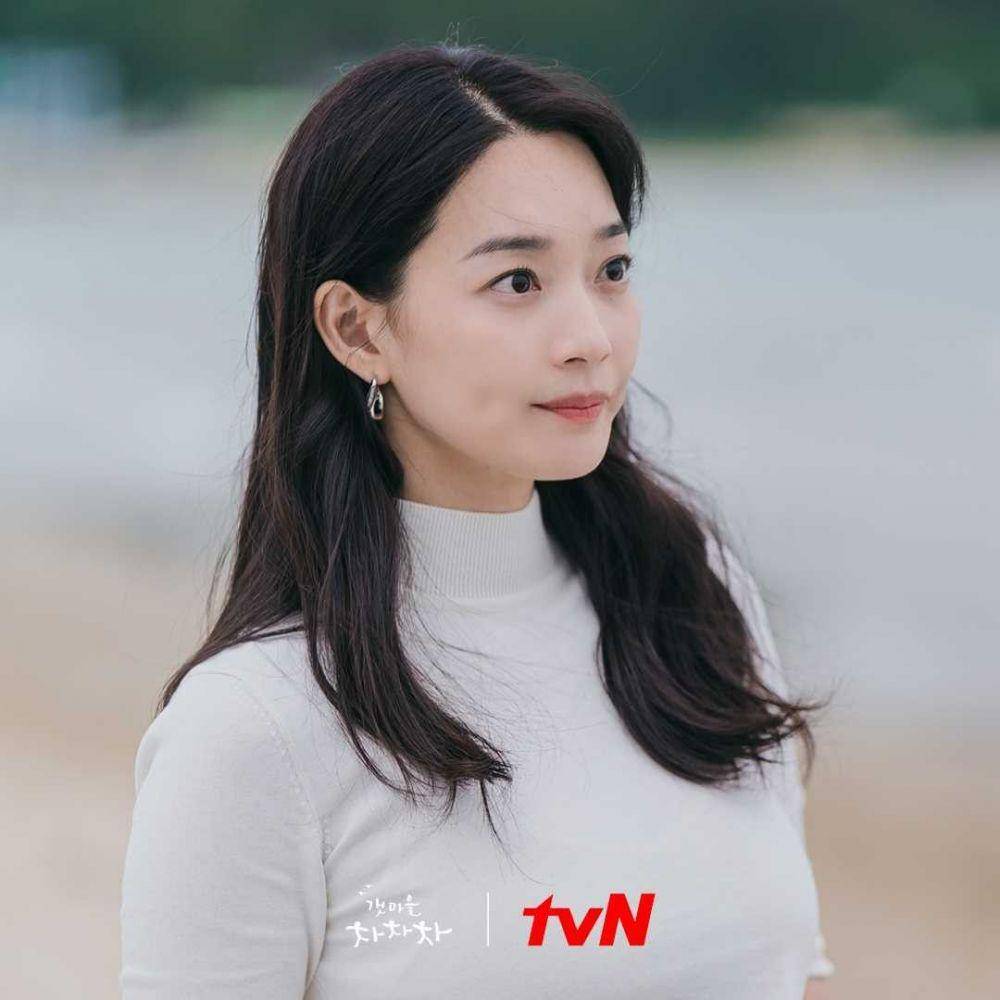 potret peran Shin Min Ah di drama Korea Hometown Cha-Cha-Cha. (instagram.com/tvndrama.official)