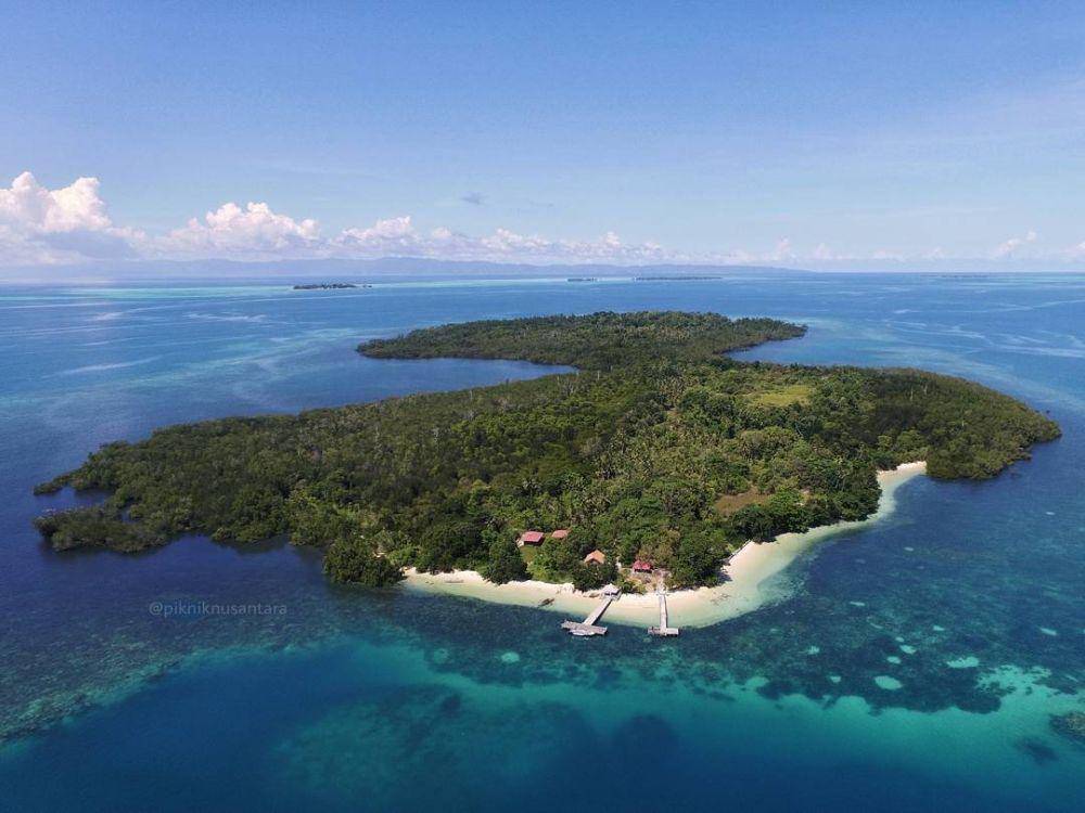 Pulau Maitara (instagram.com/pikniknusantara)