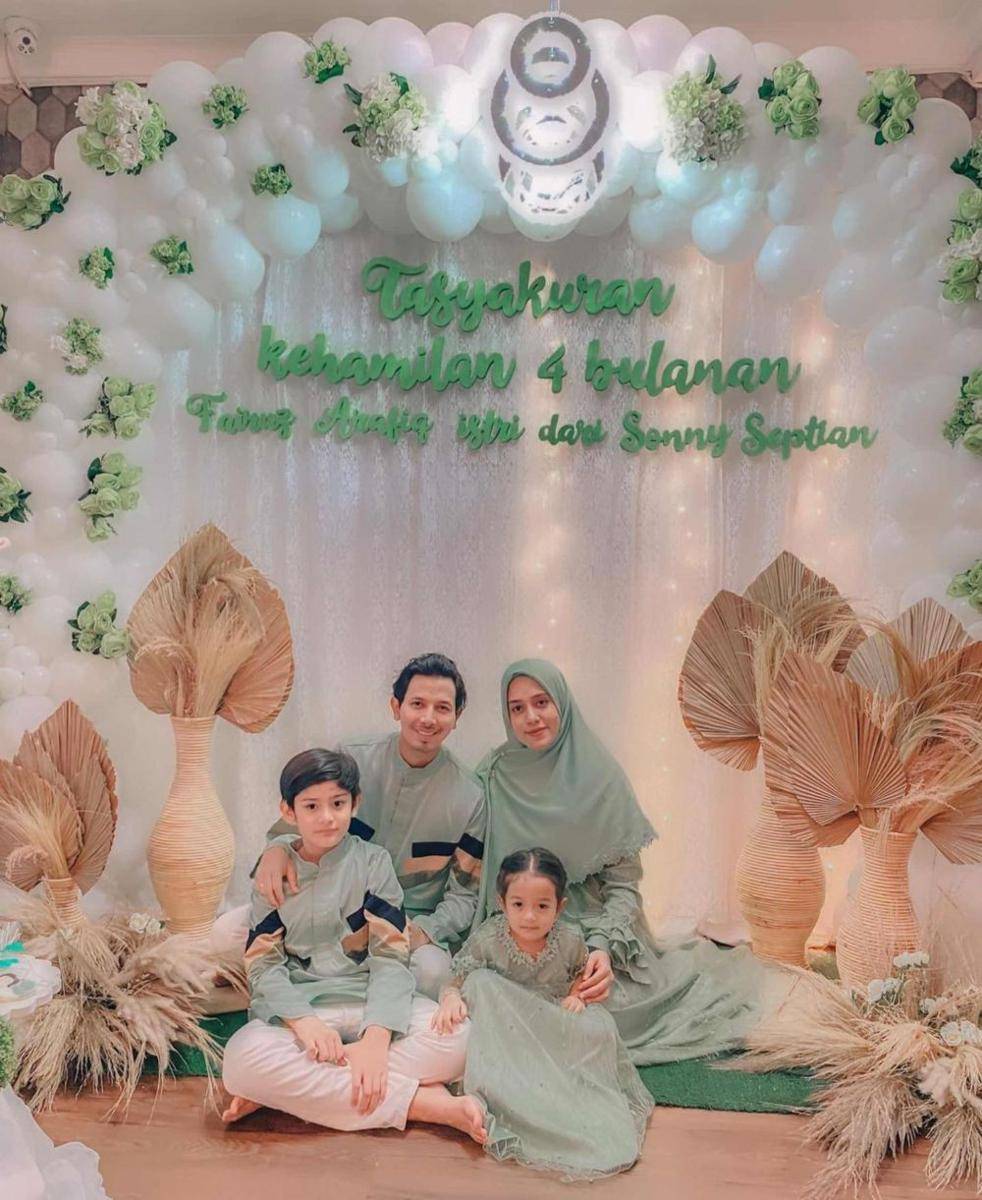 Tasyakuran 4 bulanan kehamilan Fairuz Arafiq (Instagram.com/fairuzarafiq/)