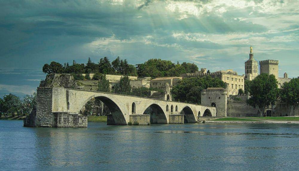 Avignon (unsplash.com/Roelf Bruinsma)