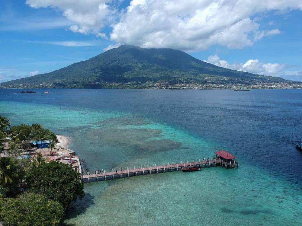 Pulau Maitara (instagram.com/niratravelindonesia)