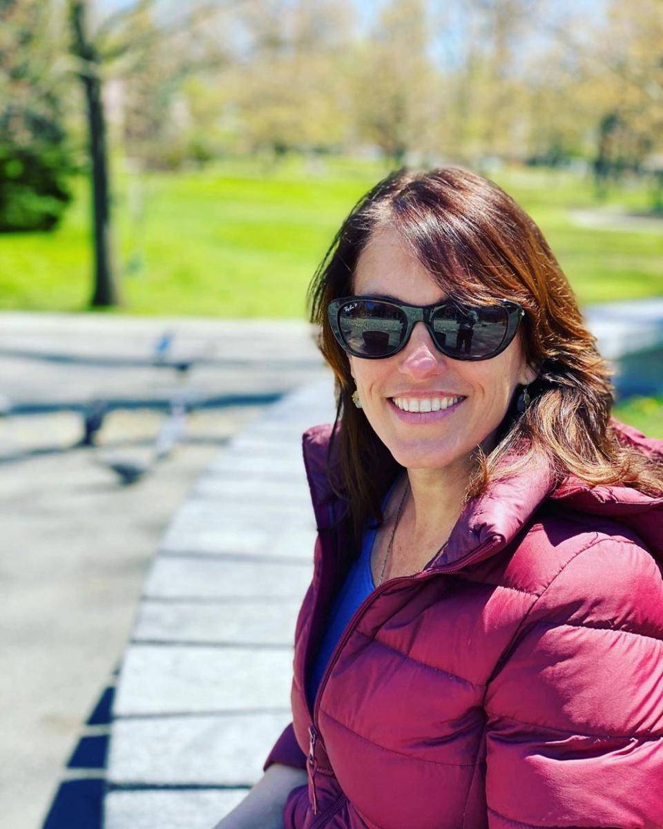 potret Amy Jo Johnson (instagram.com/atothedoublej)