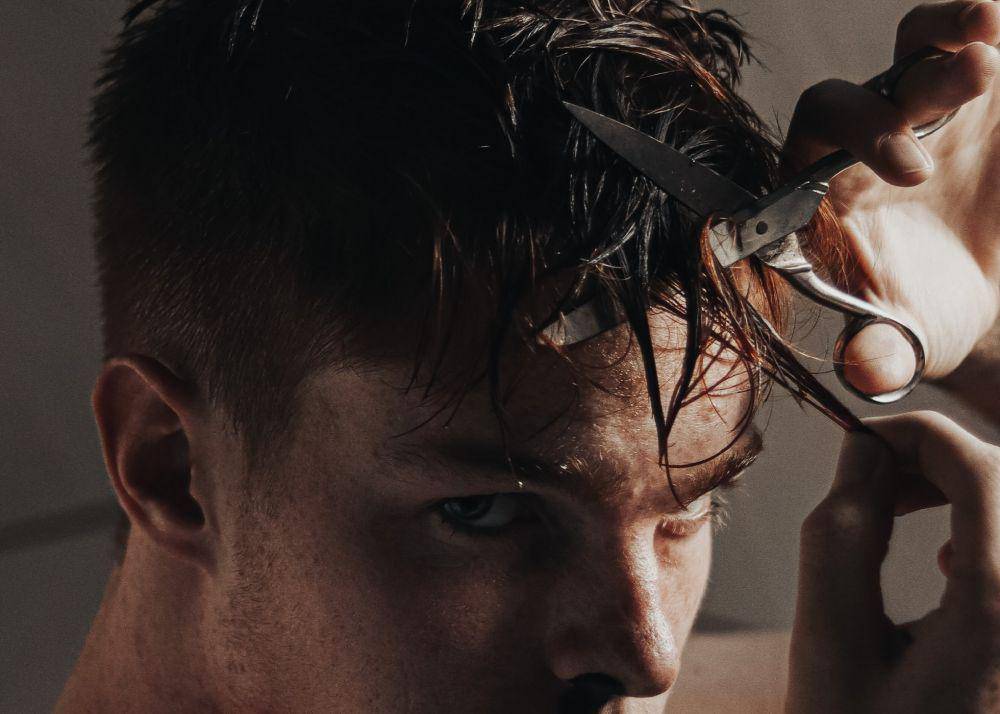 Ilustrasi cukur rambut (unsplash.com/Altin Ferreira)