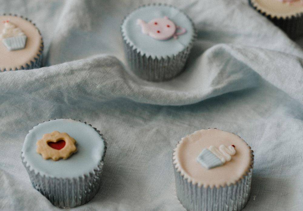 ilustrasi fondant icing cupcake (unsplash.com/Annie Spratt)