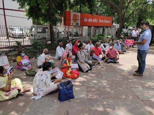 Sebagian besar warga New Delhi, India menuntut keadilan atas kasus pemerkosaan anak berusia 9 tahun pada hari Rabu, 4 Agustus 2021, waktu setempat. (Twitter.com/rafatalam11)