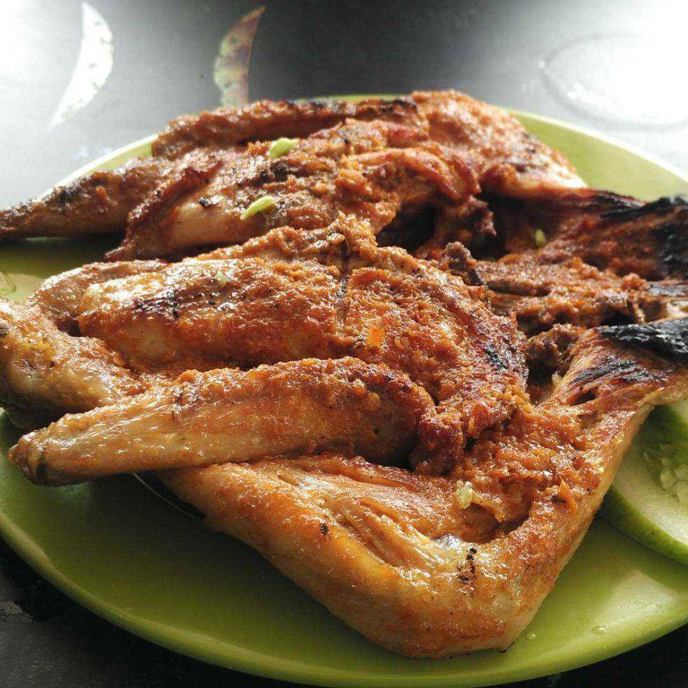 ayam bakar taliwang pak rosidi (instagram.com/cindeetania)