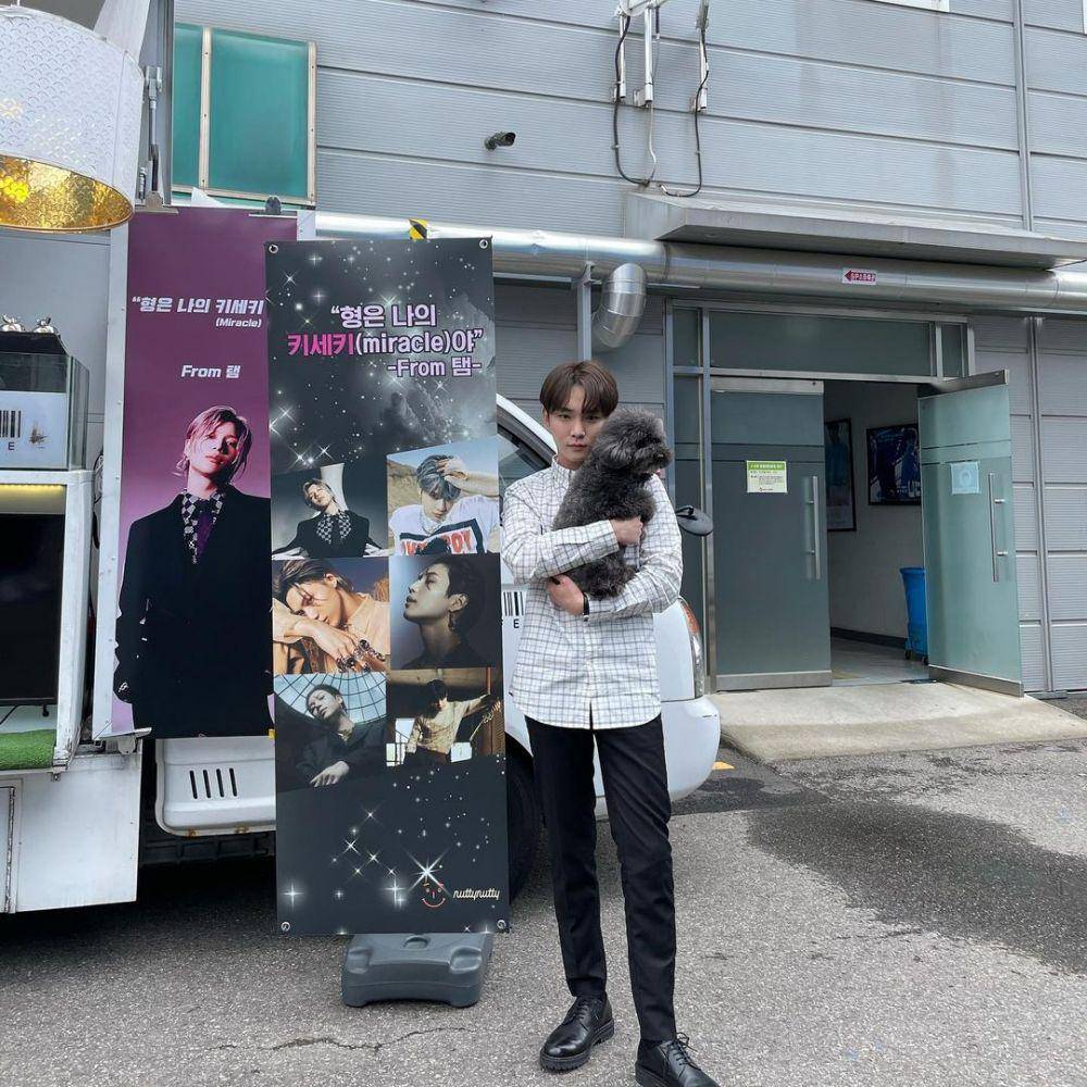 ootd Key SHINee (instagram.com/bumkeyk)