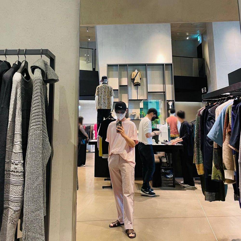 ootd Key SHINee (instagram.com/bumkeyk)