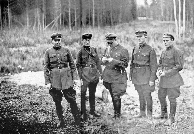 NKVD (Komisariat Rakyat untuk Urusan Dalam Negeri) Uni Soviet. (timenote.info)