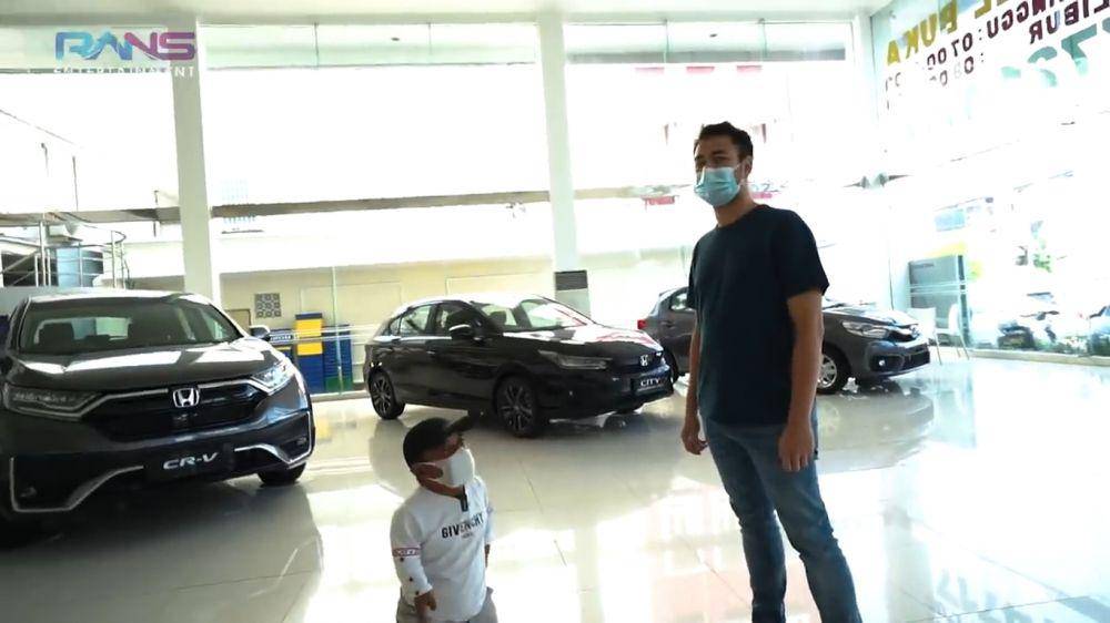 Ucok Baba dan Raffi Ahmad (dok. youtube.com/Rans Entertainment)