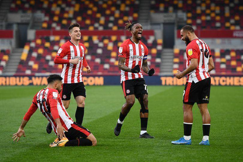 Potret para pemain Brentford saat selebrasi. (bristolpost.co.uk)