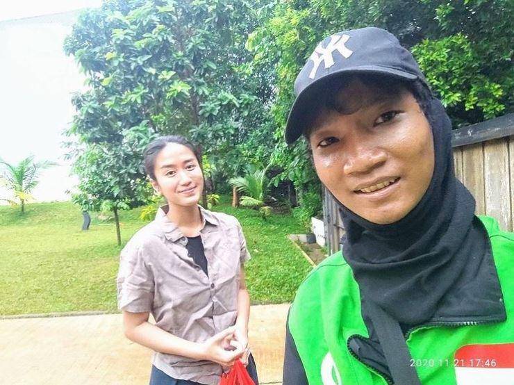 ojol selfie bareng artis (Instagram.com/@newdramaojol.id)