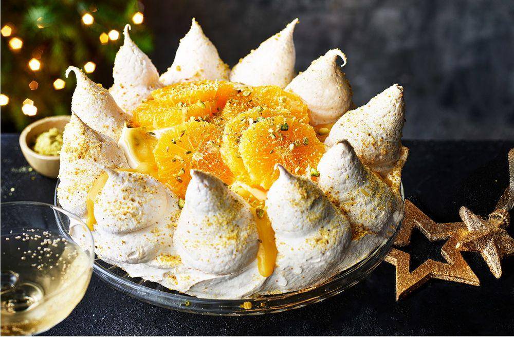ilustrasi orange and cardamom pavlova (realfood.tesco.com)