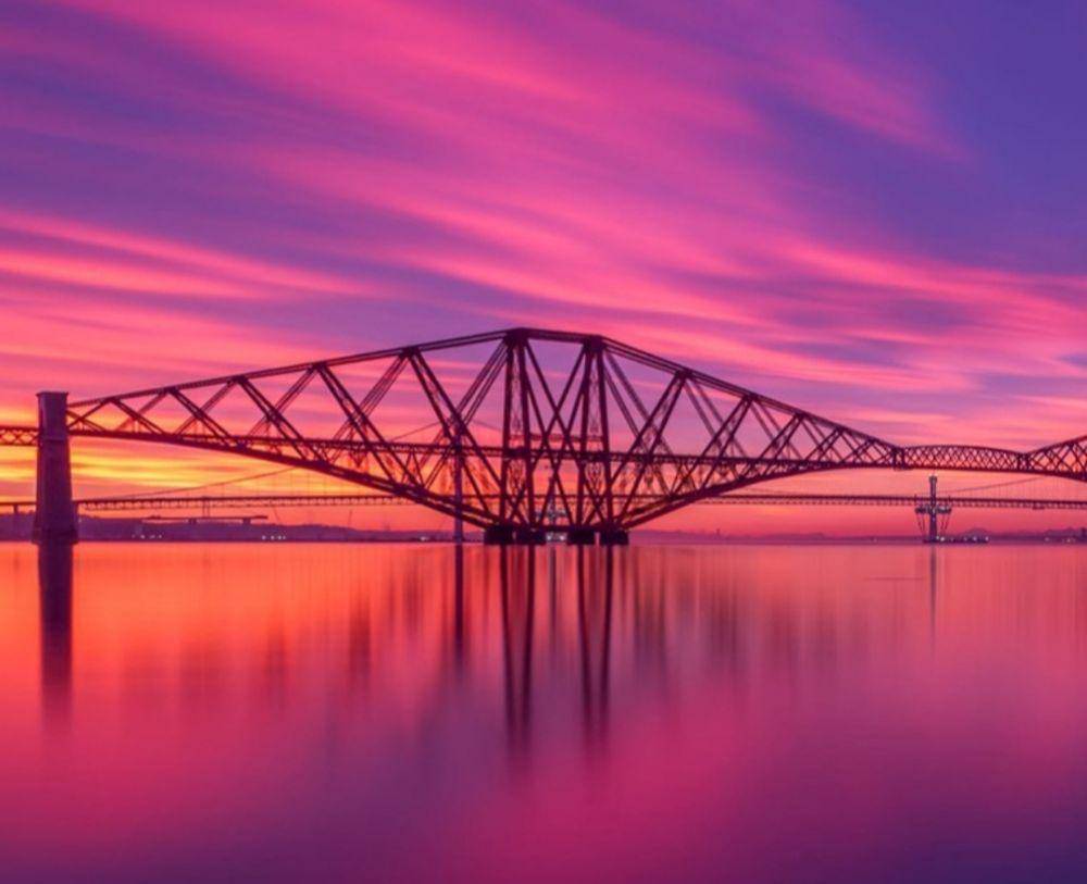 Forth Bridge (instagram.com/worlds_bestsunsets)