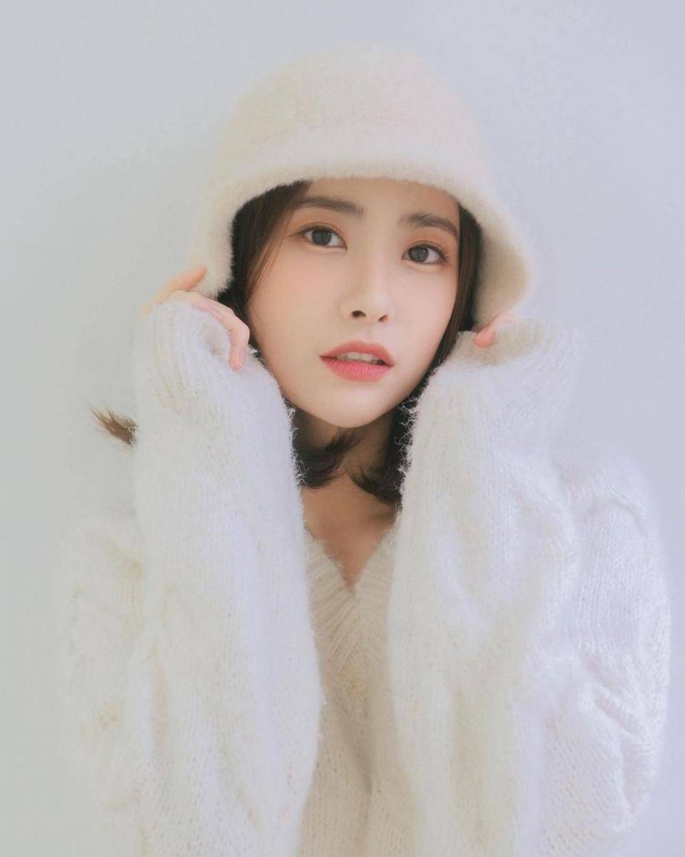 Huihyeon DIA (instagram.com/khh1995_a)