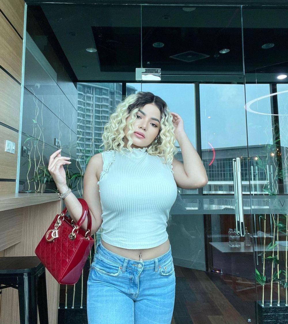 Dinar Candy (instagram.com/dinar_candy)