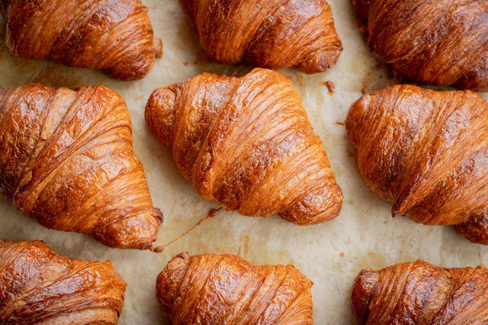 ilustrasi croissant singkong (unsplash.com/commonboxturtle)