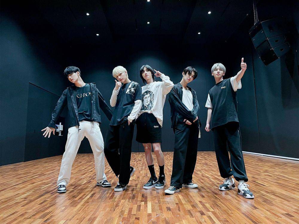 TXT (twitter.com/TXT_bighit)