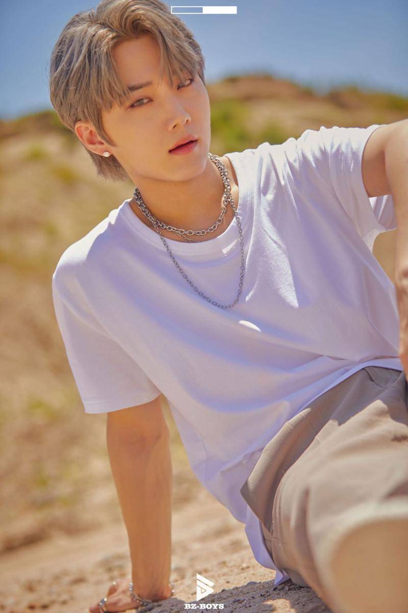 Double D BZ-BOYS di foto teaser album CONTRAST (twitter.com/bz_boys)