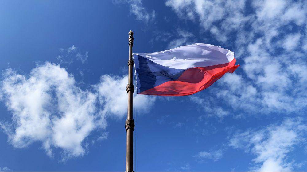 ilustrasi bendera Republik Ceko (kafkadesk.org)