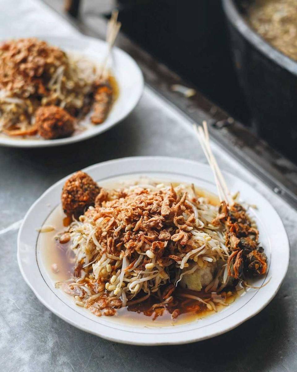 potret hidangan lontong balap (instagram.com/hendrikpyong)