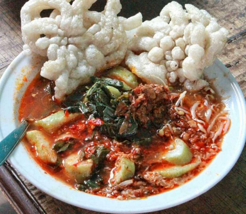 6 Masakan Indonesia yang Makin Nikmat Saat Diberi Kelapa Parut