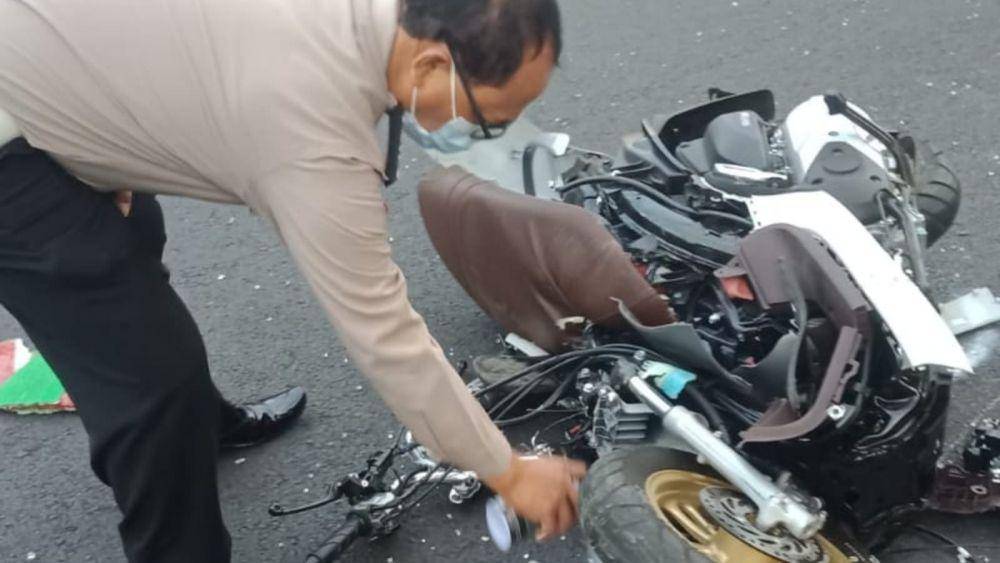 Olah TKP Kecelakaan di jalan raya Mojosongo Jombang. IDN Times/Istimewa