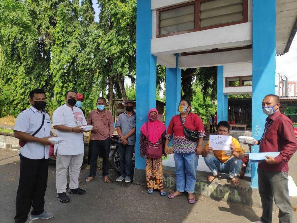 Bantuan sosial bagi masyarakat sekitar terminal (IDN Times/BPTD VII Sumsel-Babel)