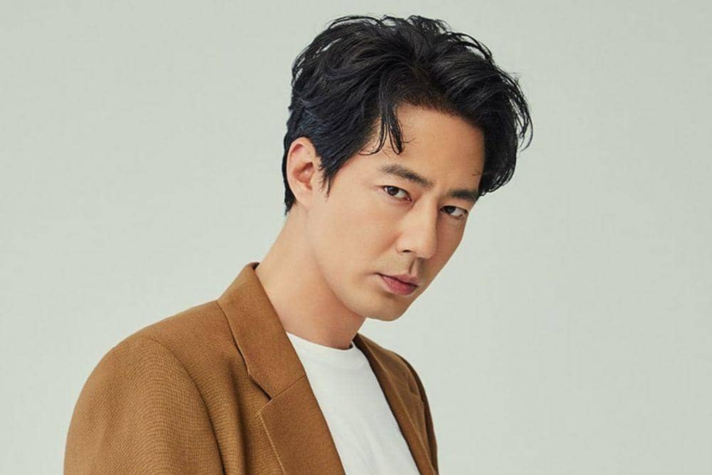 Raih Satu Juta Penonton di Film Baru, 9 Potret Jo In Sung yang Kece