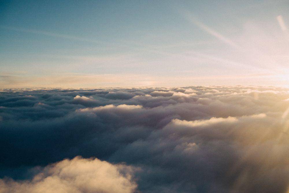 ilustrasi atmosfer (unsplash.com/liane)