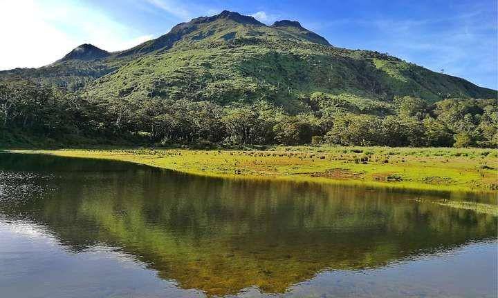 Gunung Apo, Filipina (traveloka.com)