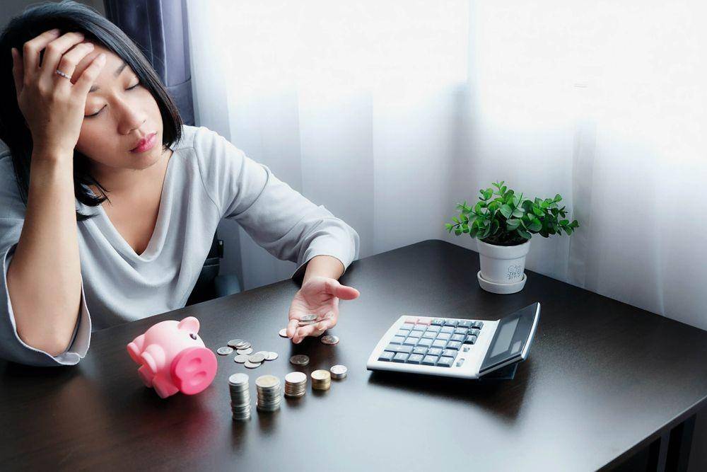 Tidak membagi gaji dalam berbagai pos (Shutterstock/RATTA LAPAN)