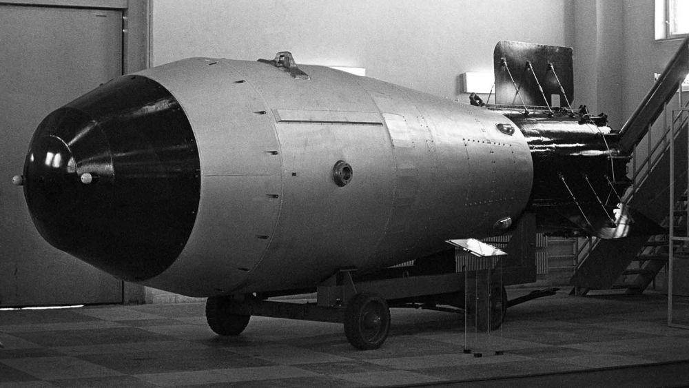 bom nuklir Tsar Bomba (science.howstuffworks.com)