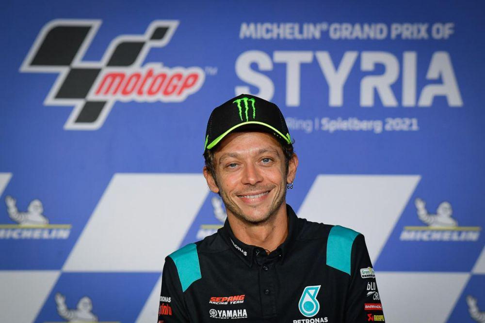 Pensiun dari MotoGP, Rossi Ucapkan Terima Kasih Kepada Penggemar Setia
