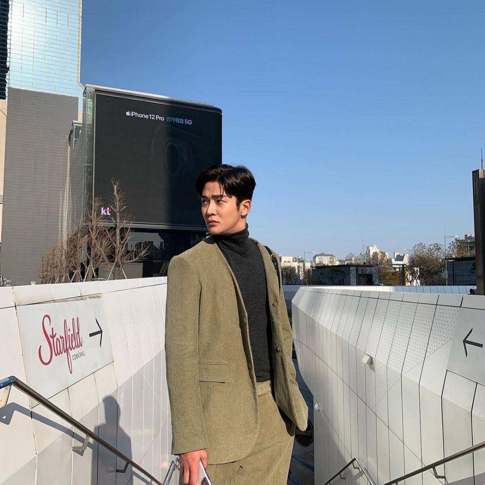 Rowoon (instagram.com/ewsbdi)
