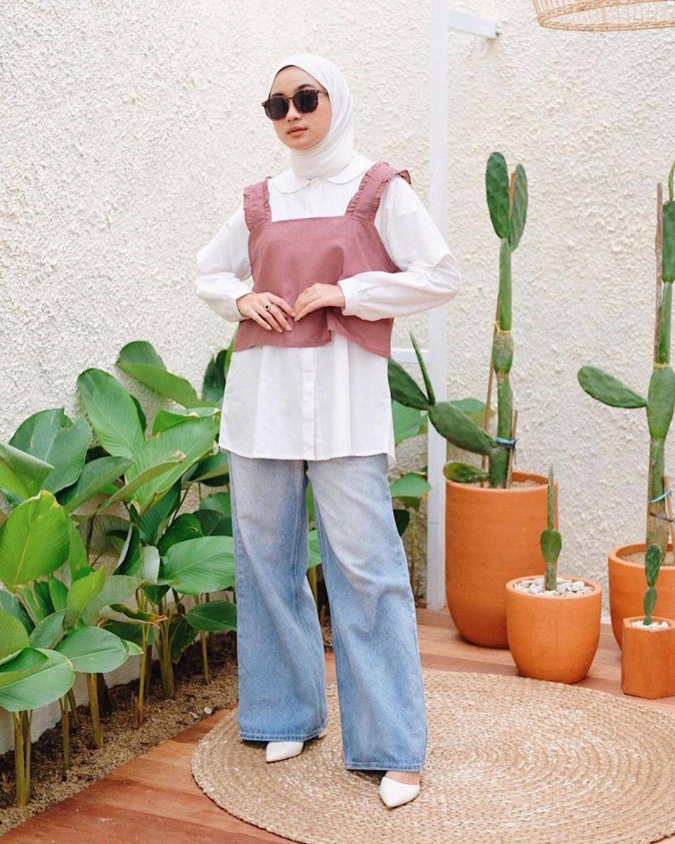 potret outfit wide leg pants ala Alifia Diannisa (instagram.com/alfdns)