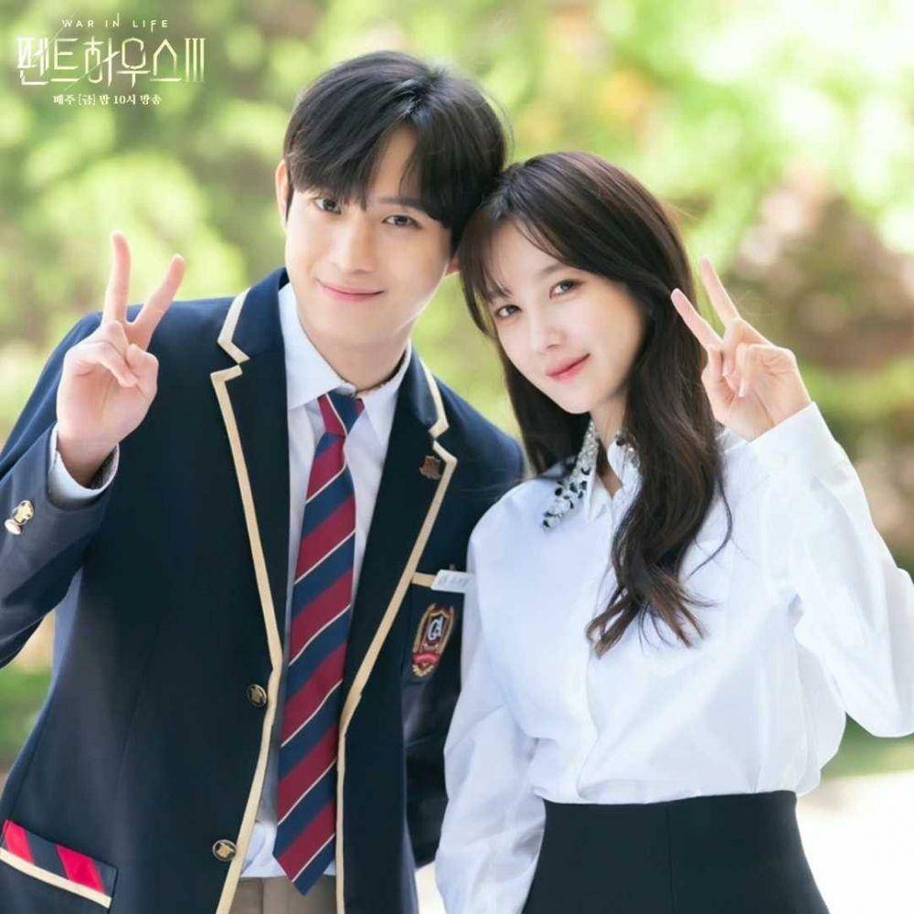 Lee Jia Ah dan Kim Young Dae di balik layar drama Penthouse (instagram.com/sbsdrama.official)