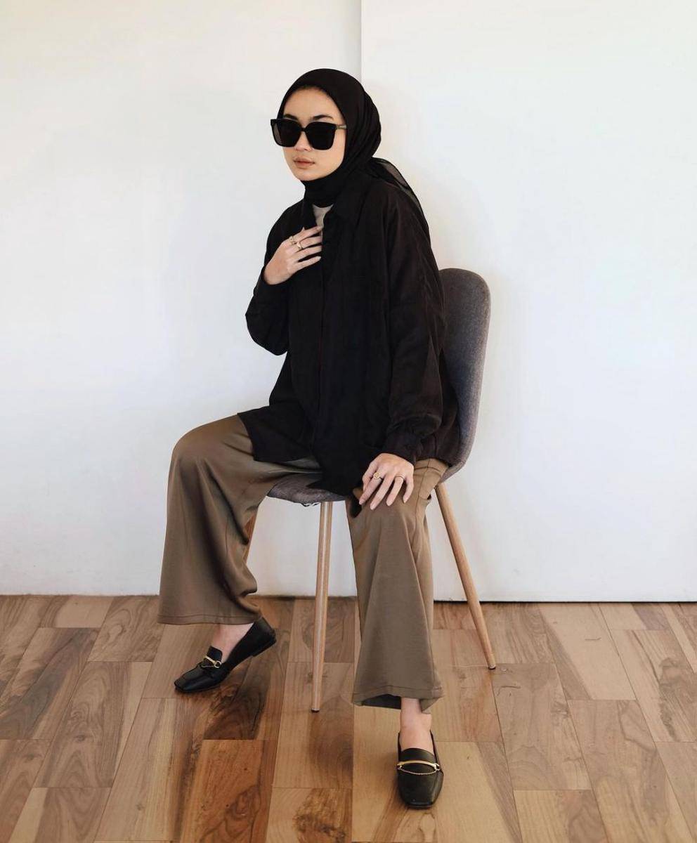 potret outfit wide leg pants ala Alifia Diannisa (instagram.com/alfdns)