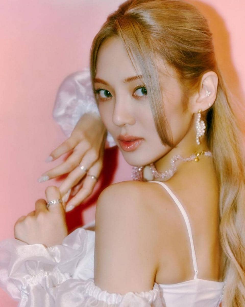 Potret Hyoyeon dalam comeback terbaru (Instagram.com/Hyoyeon_x_x)