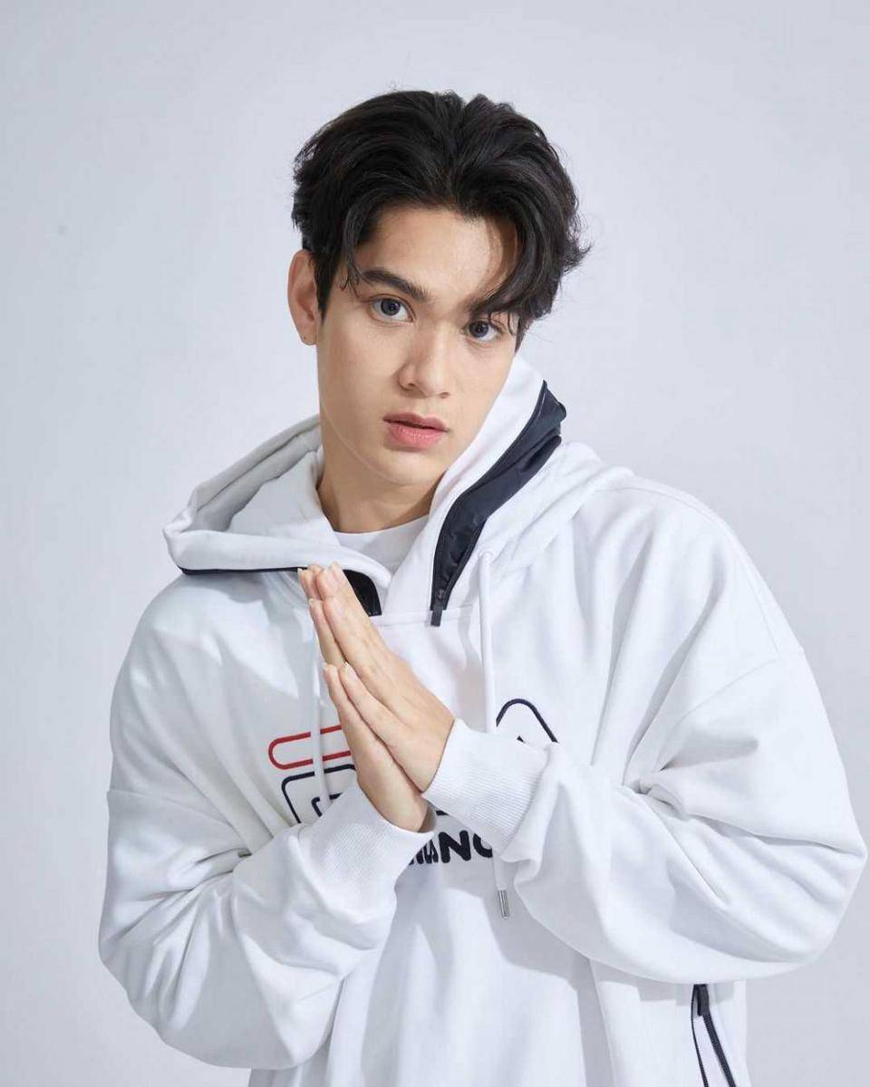 Tenon Teachapat (instagram.com/tetetetetenonz)