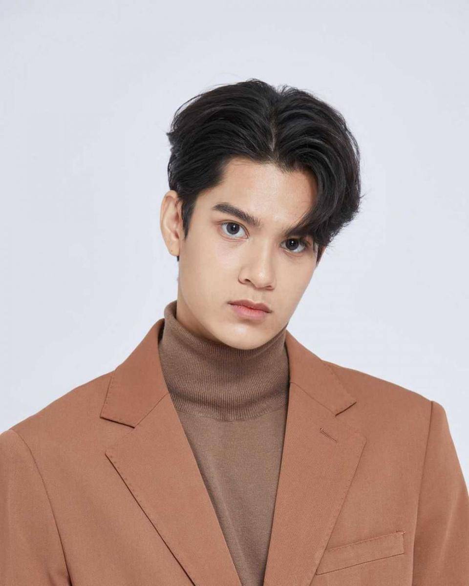 Tenon Teachapat (instagram.com/tetetetetenonz)