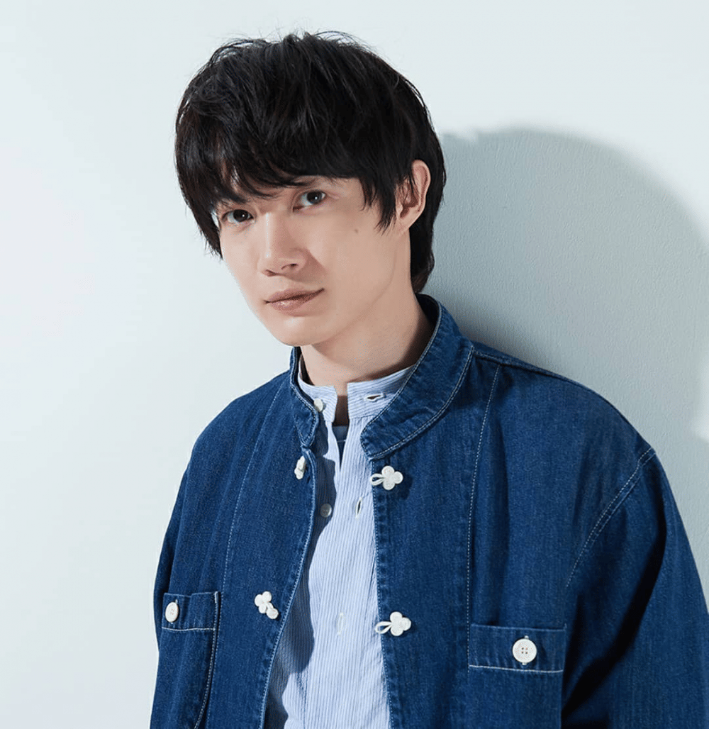 Kamiki Ryunosuke (instagram.com/kamiki___ryunosuke)