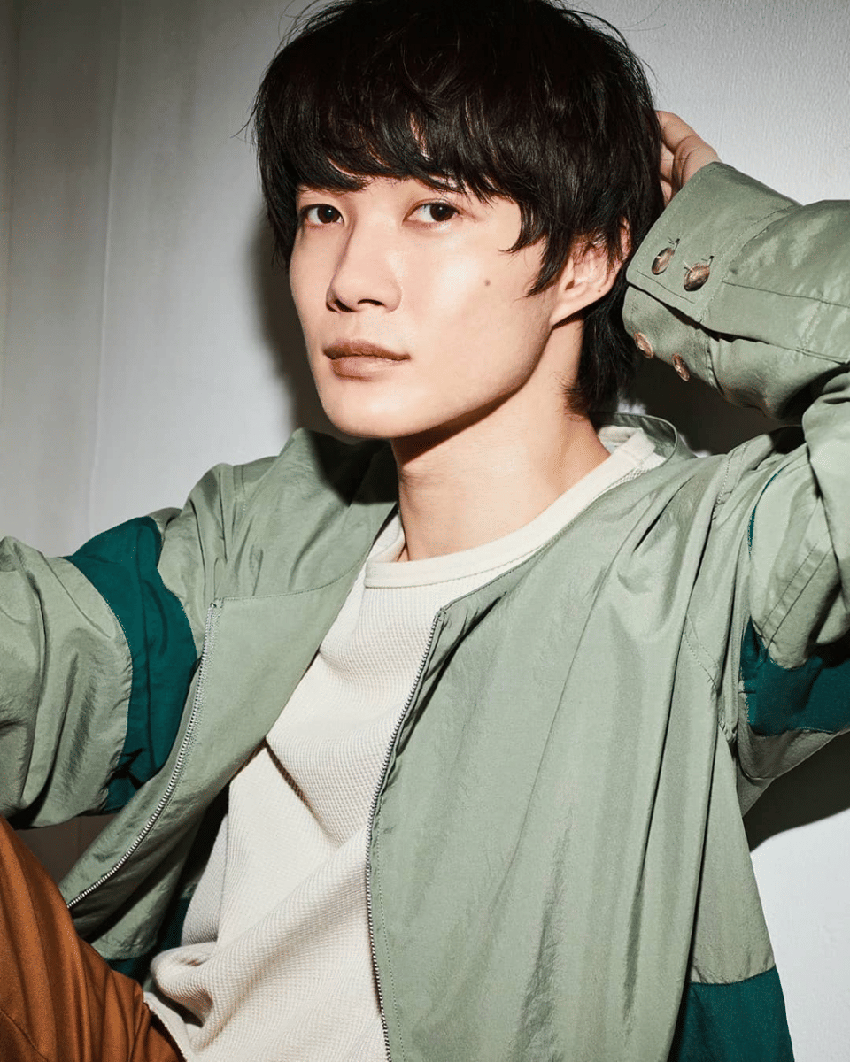 Kamiki Ryunosuke (instagram.com/kamiki___ryunosuke)