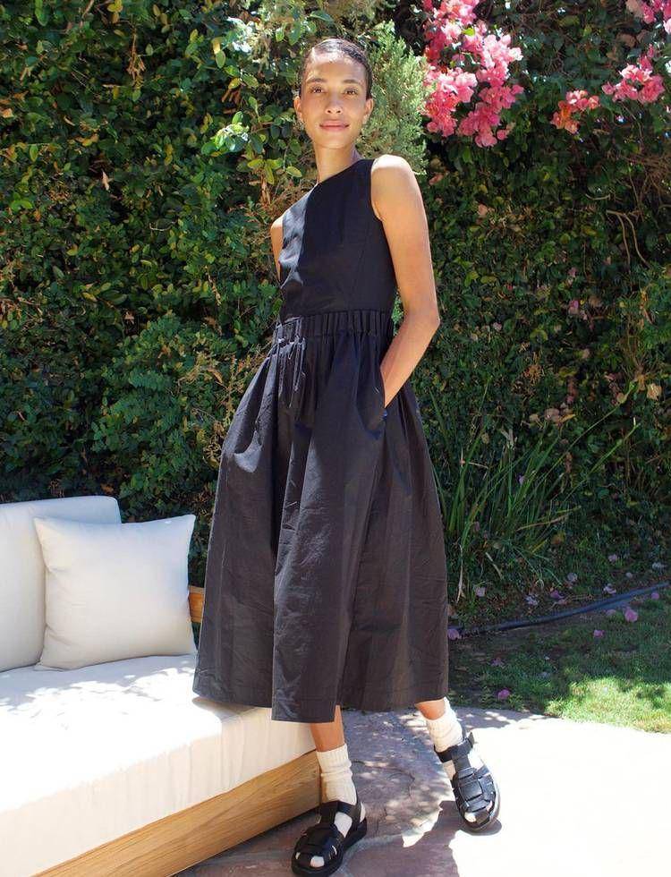Dress dan kaus kaki (whowhatwear.co.uk)