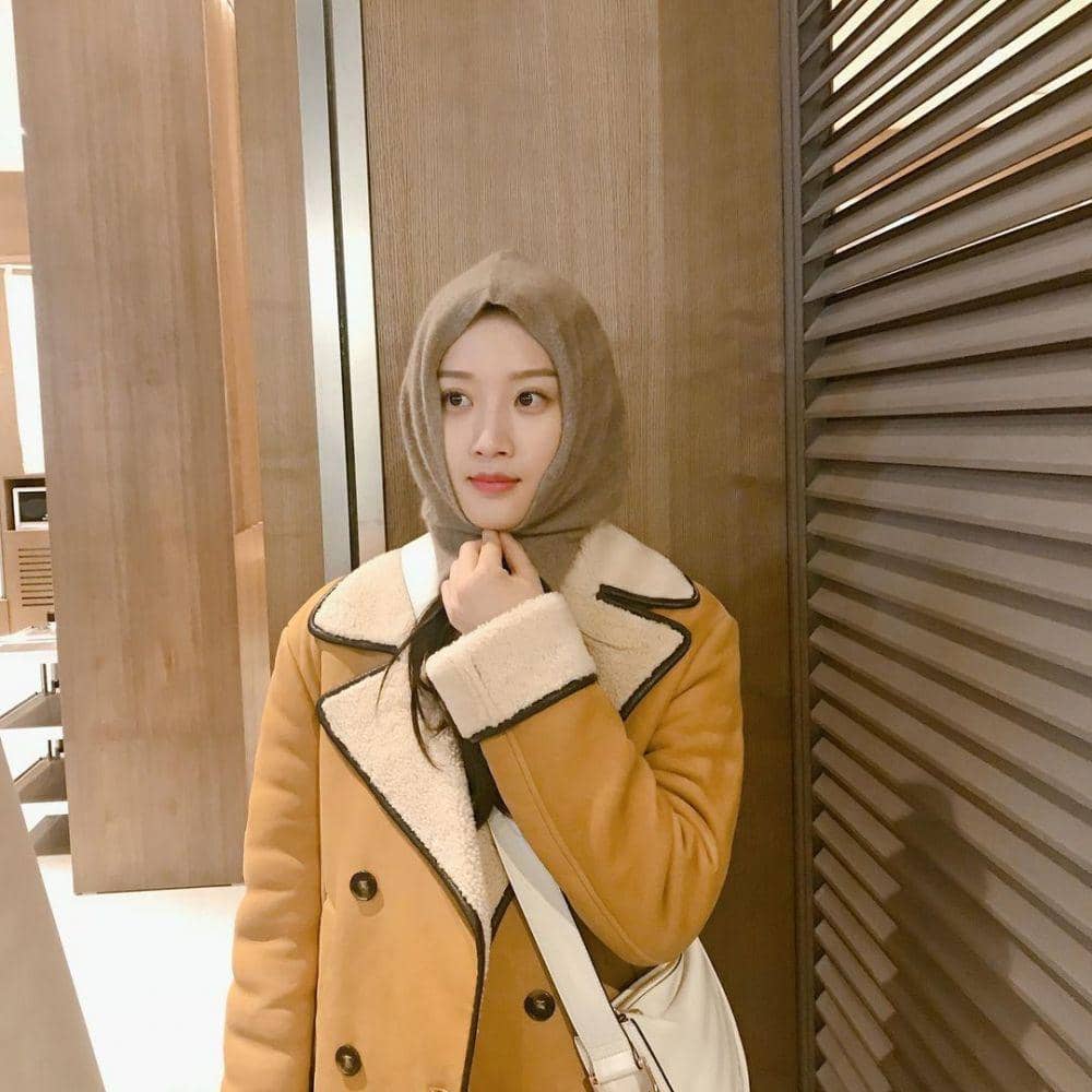 Moon Ga Young (instagram.com/m_kayoung)