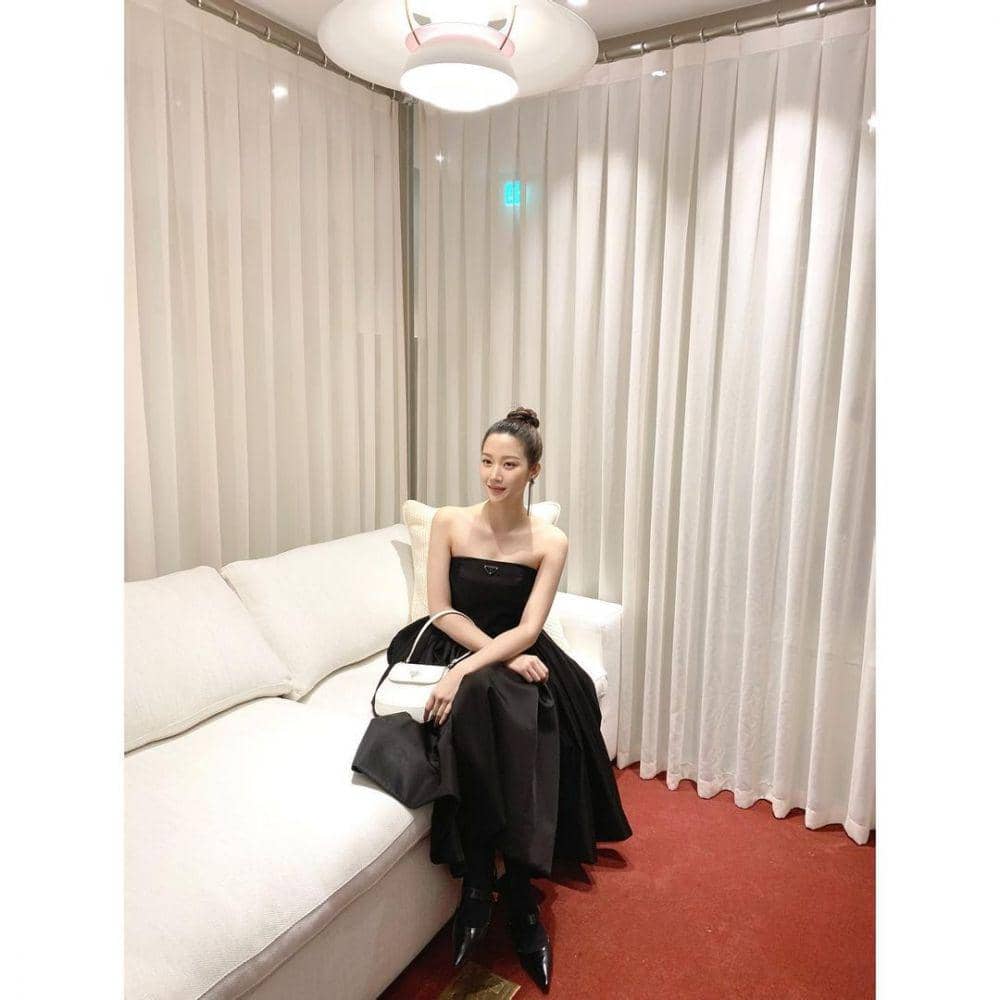 Moon Ga Young (instagram.com/m_kayoung)