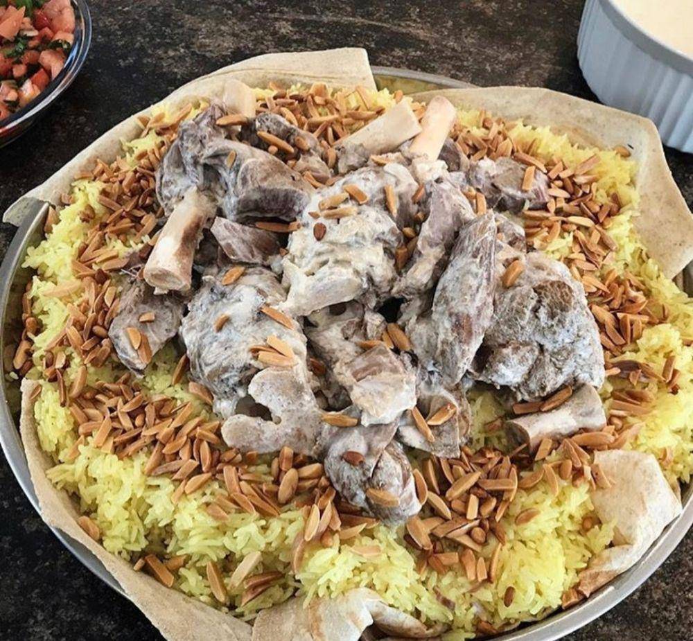 mansaf (instagram.com/thefoodieslounge)
