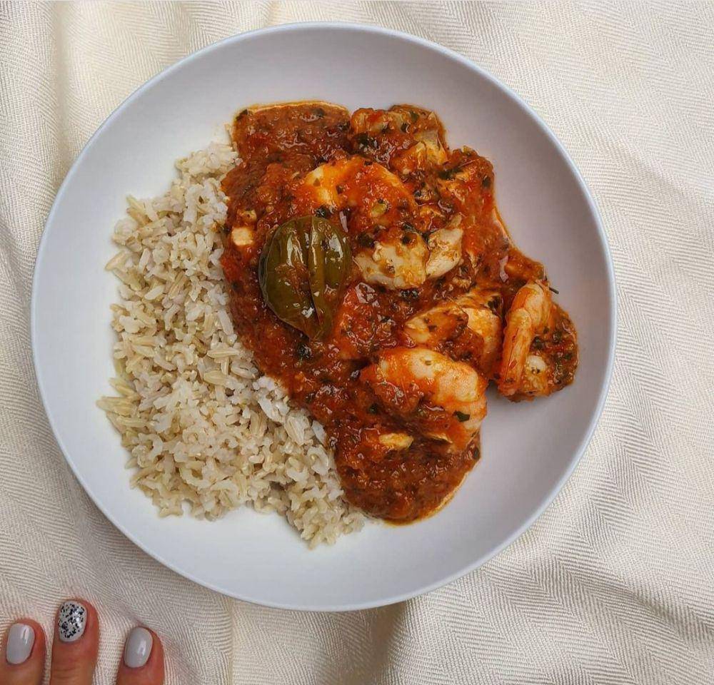 Liberian chicken gravy (instagram.com/newdishnewday)